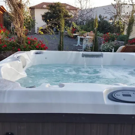 Casa Leandra Con Jacuzzi בית נופש *