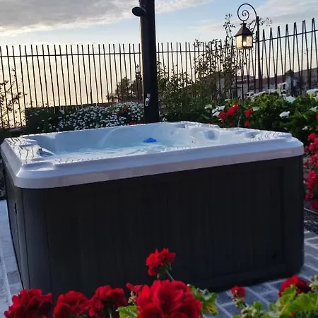 בית נופש Casa Leandra Con Jacuzzi